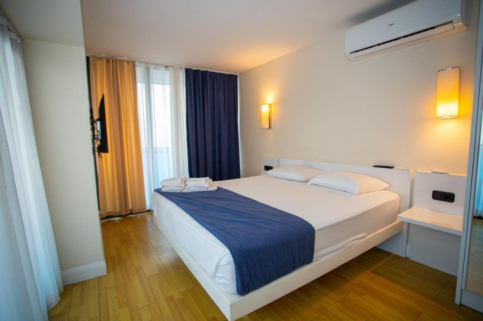 Suites Orbi City Aparthotel Batumi Exterior photo