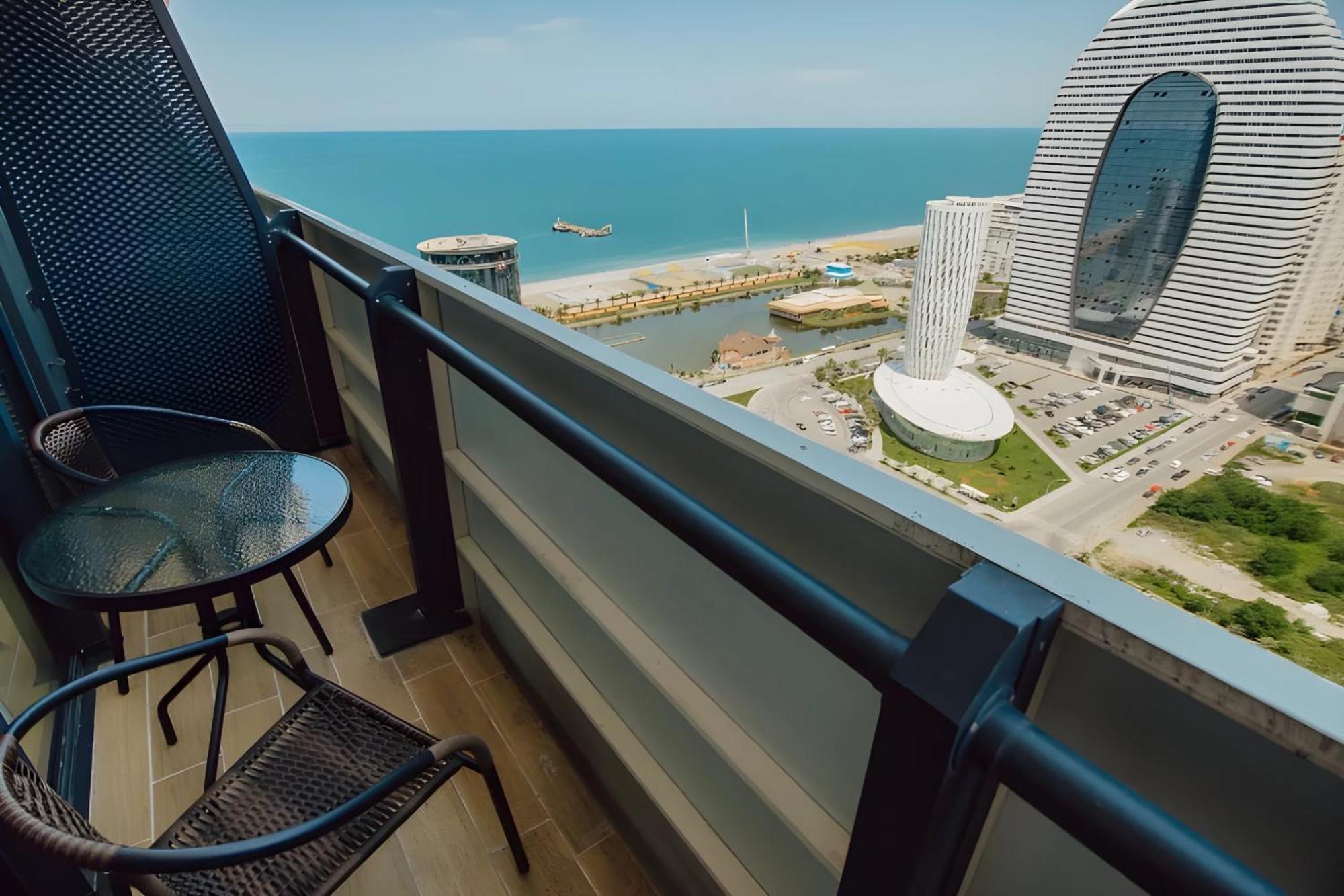 Suites Orbi City Aparthotel Batumi Exterior photo
