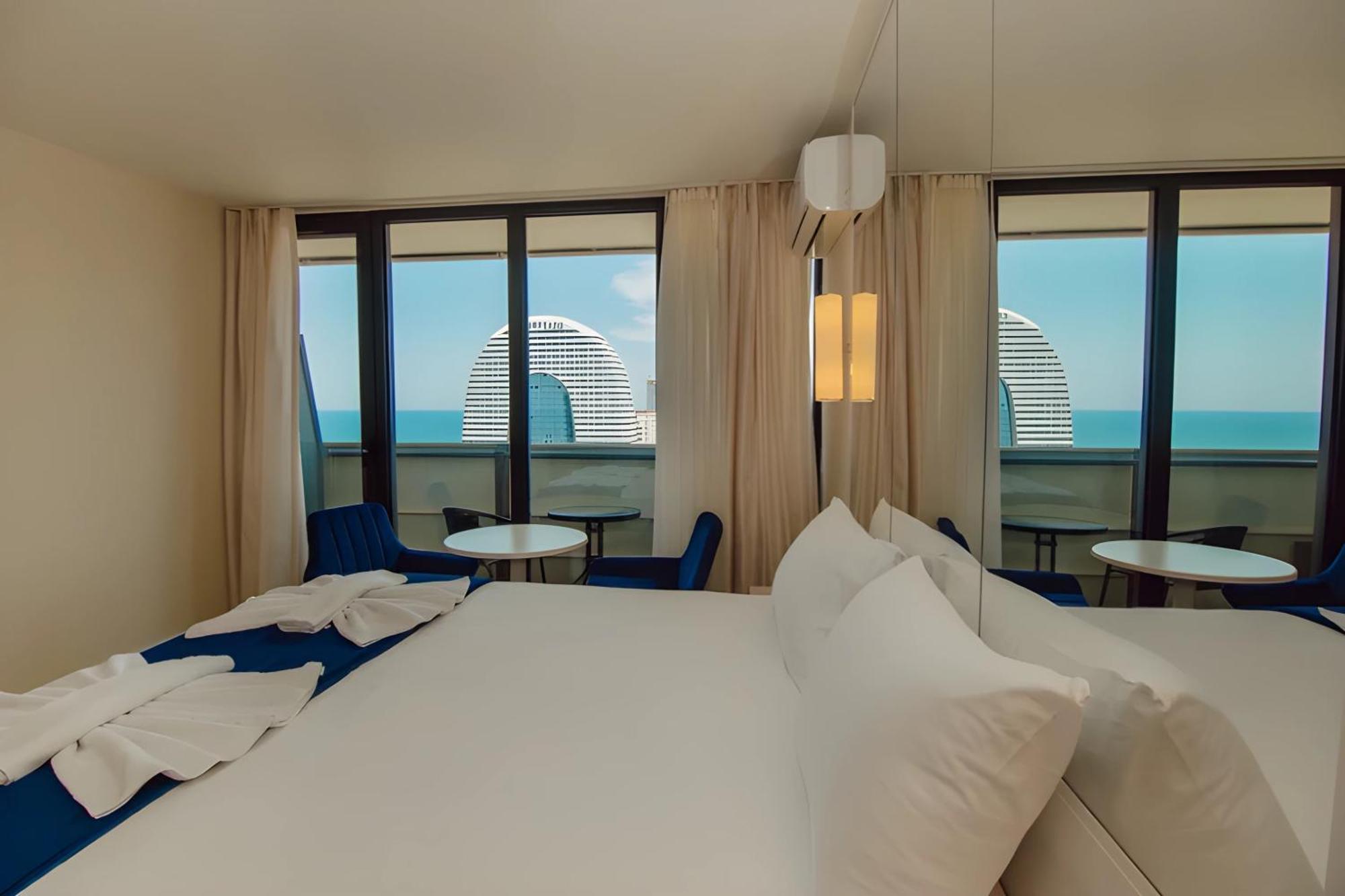 Suites Orbi City Aparthotel Batumi Exterior photo